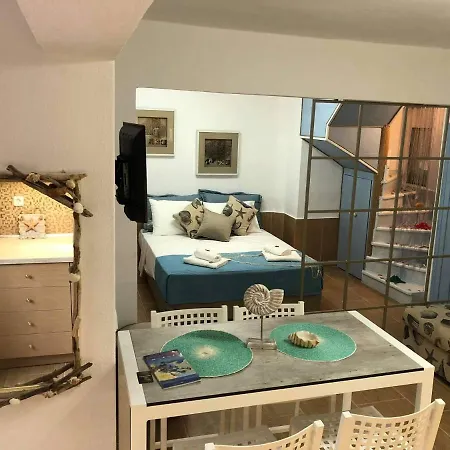 Seashell Apartment *