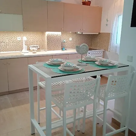 Seashell Apartment *